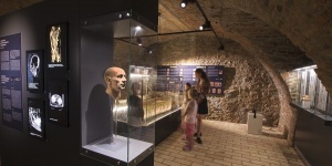 Múmia Kiállítás Pápa - Hori titkai: Óegyiptomi koporsó és múmia kiállítás